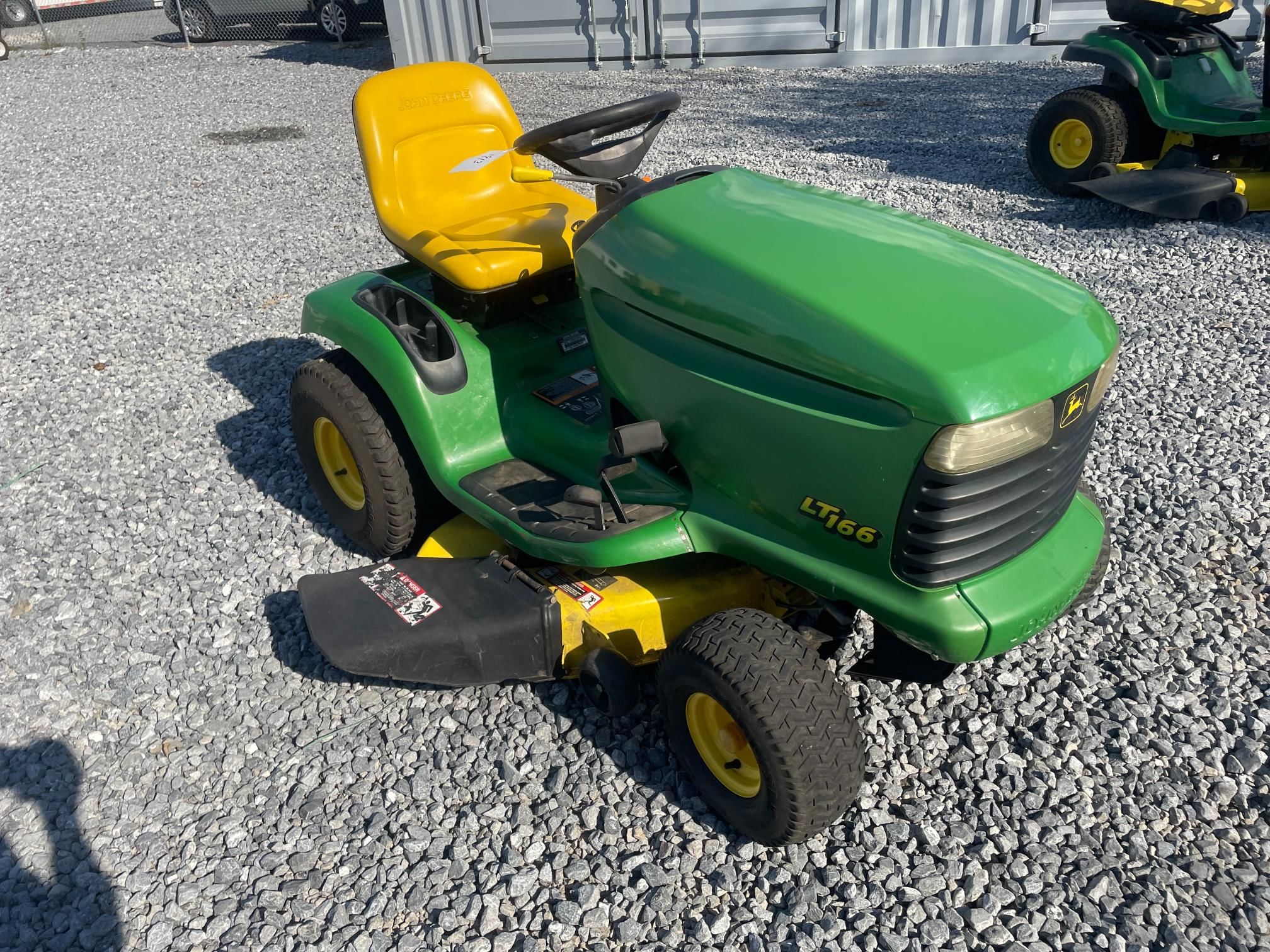 John Deere LT166 Equipment Image0