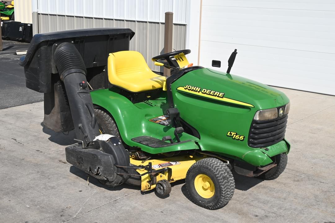 Image of John Deere LT166 Primary image