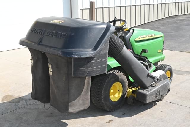 Image of John Deere LT166 equipment image 2