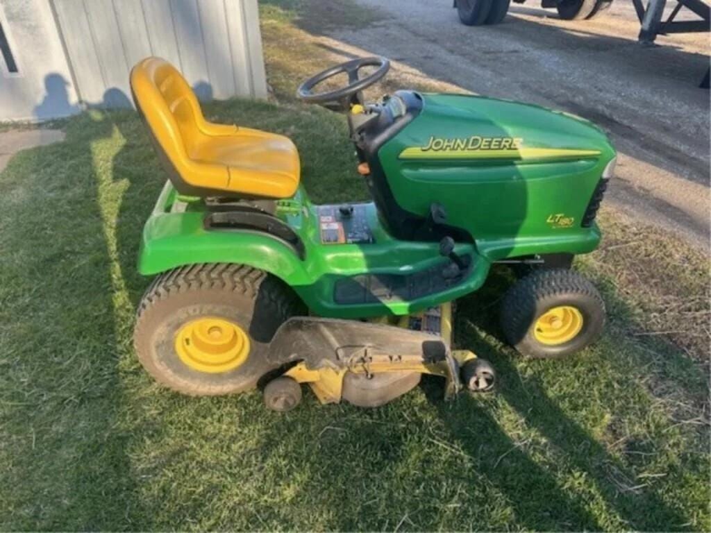 Main image John Deere LT180