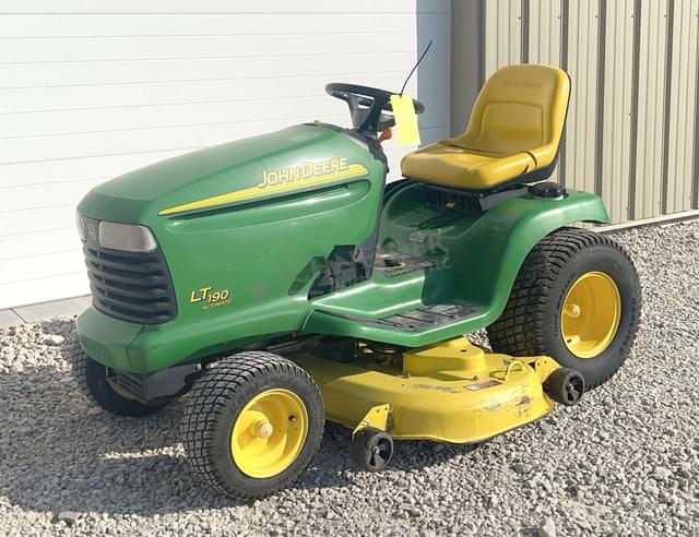 Image of John Deere LT190 equipment image 1