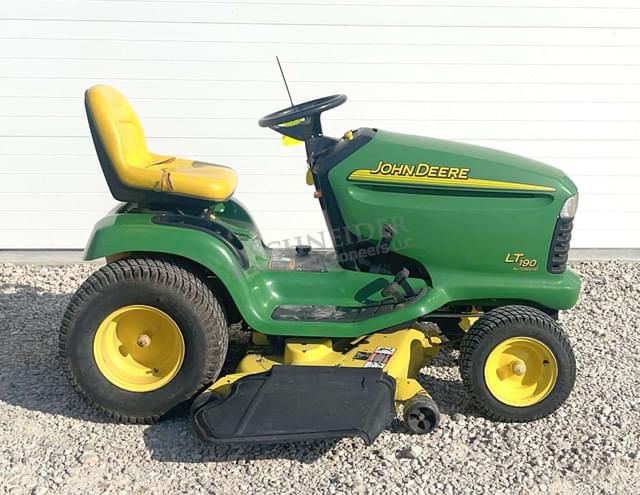 Image of John Deere LT190 equipment image 2