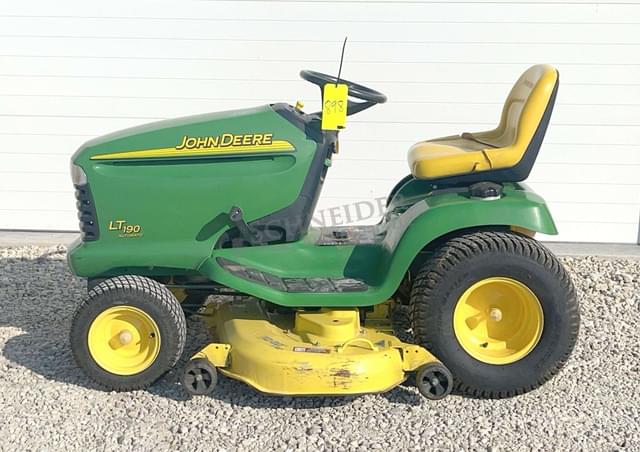 Image of John Deere LT190 equipment image 3