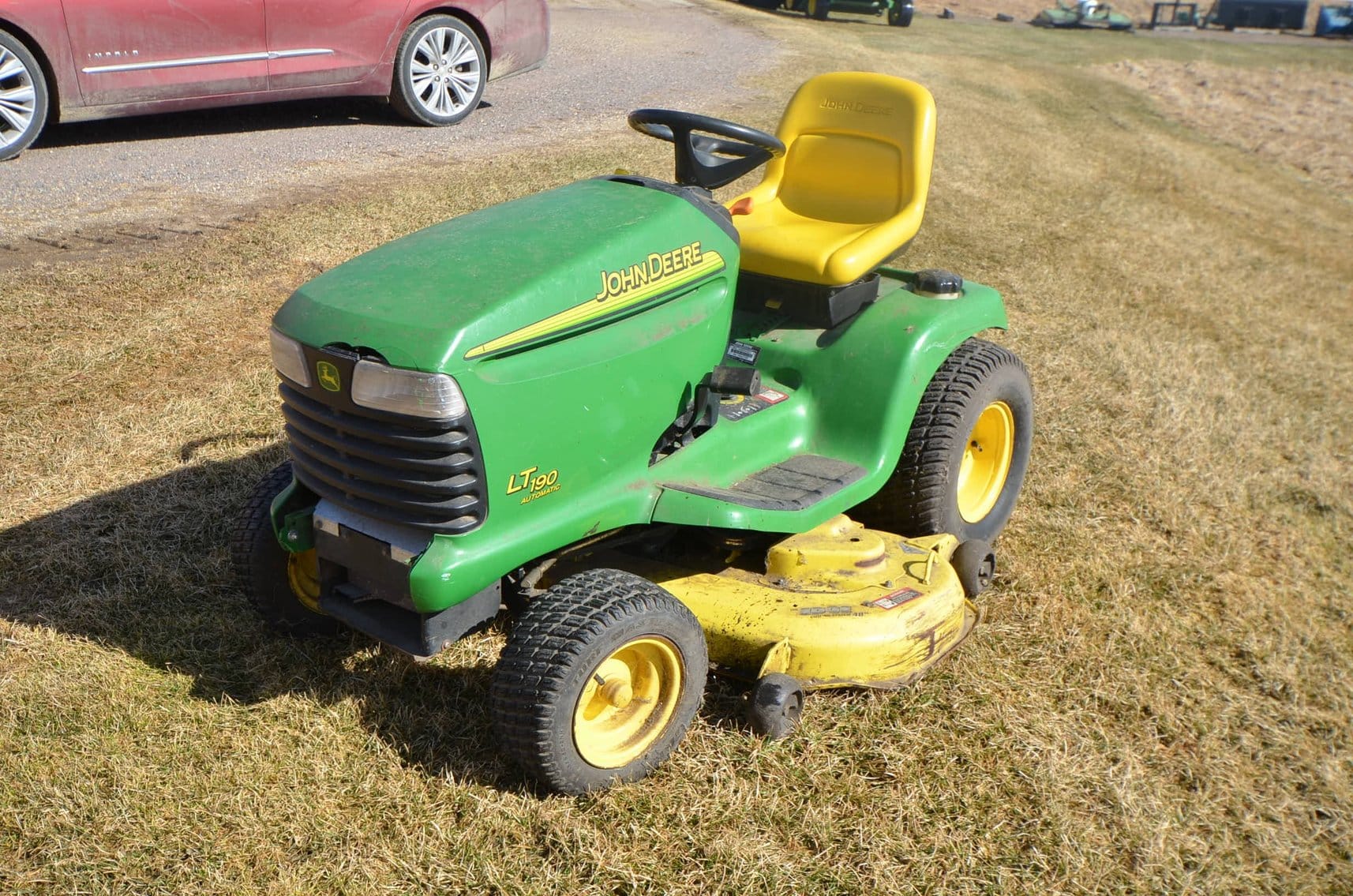 John Deere LT190 Equipment Image0