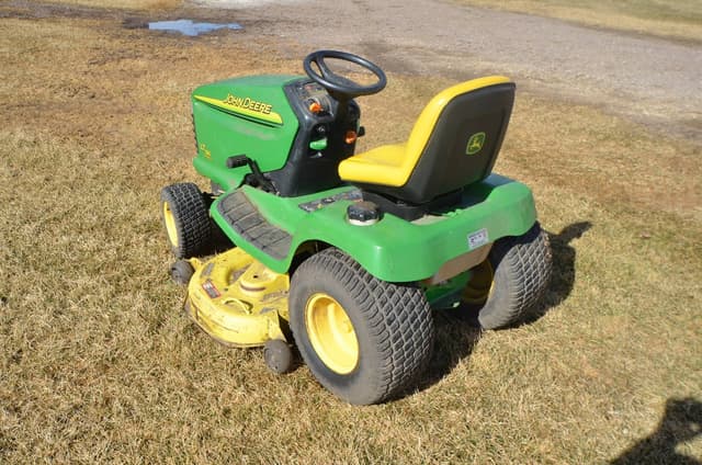 Image of John Deere LT190 equipment image 2