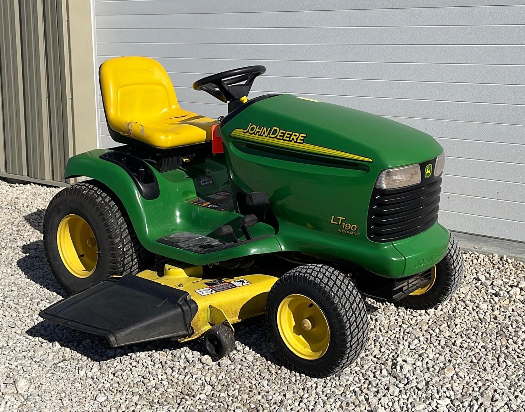 Main image John Deere LT190