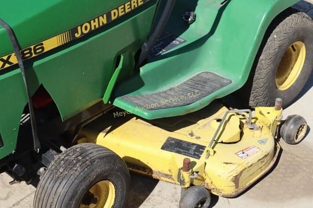Image of John Deere LX186 equipment image 3