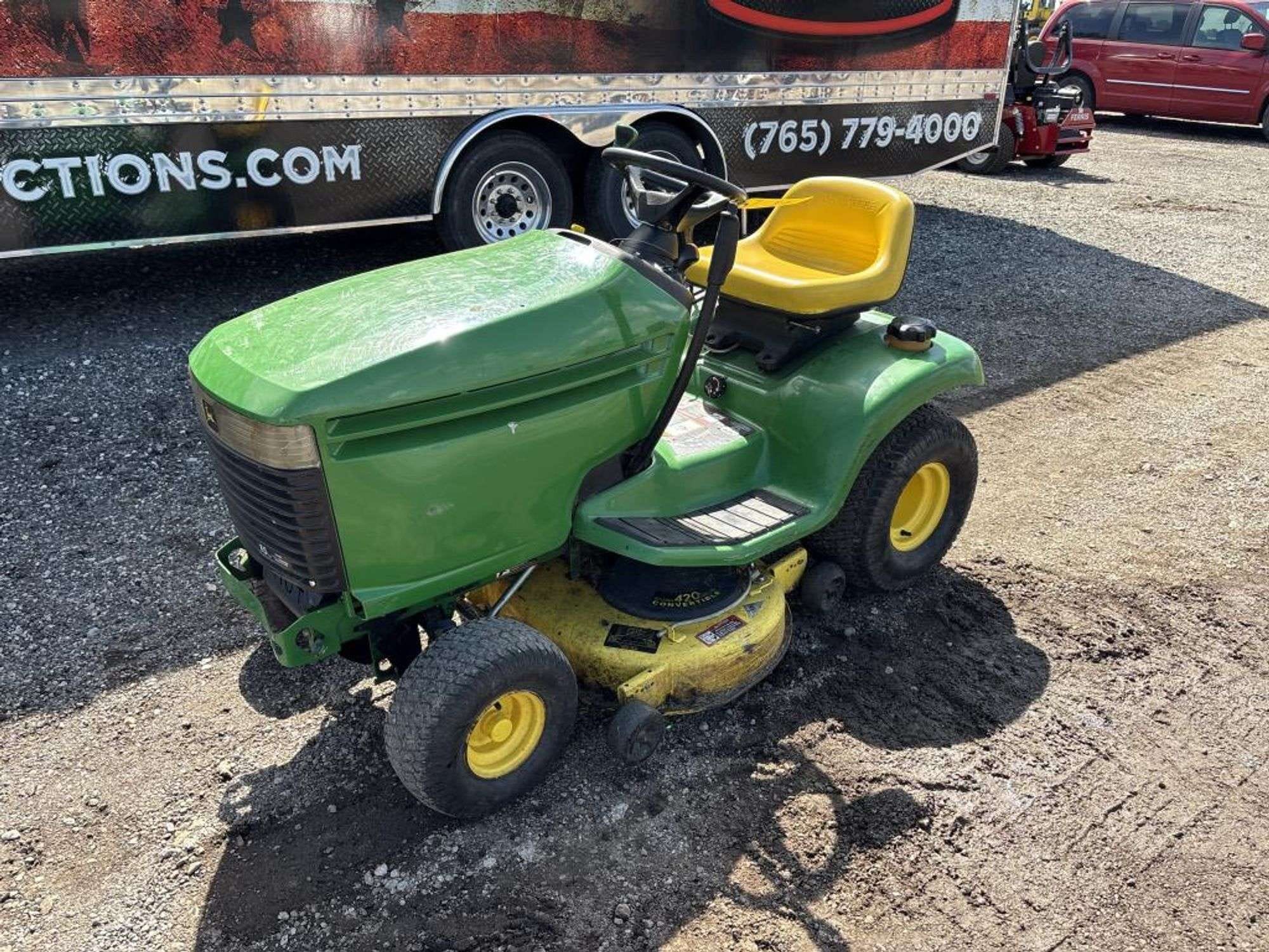 John Deere LX255 Equipment Image0