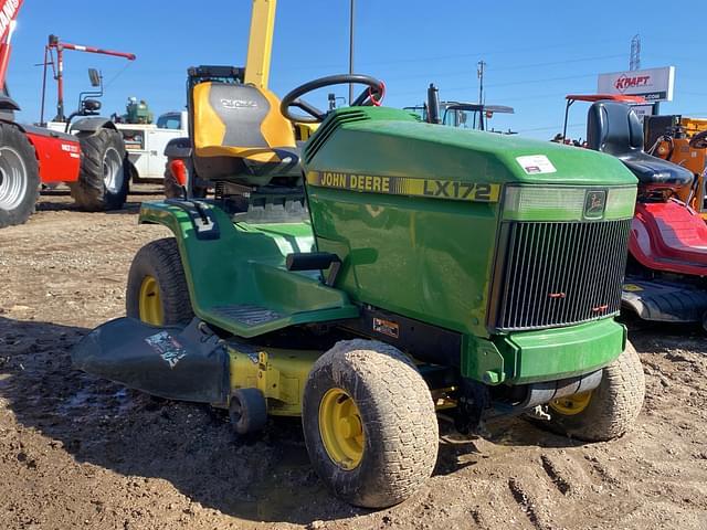 Image of John Deere LX172 equipment image 4