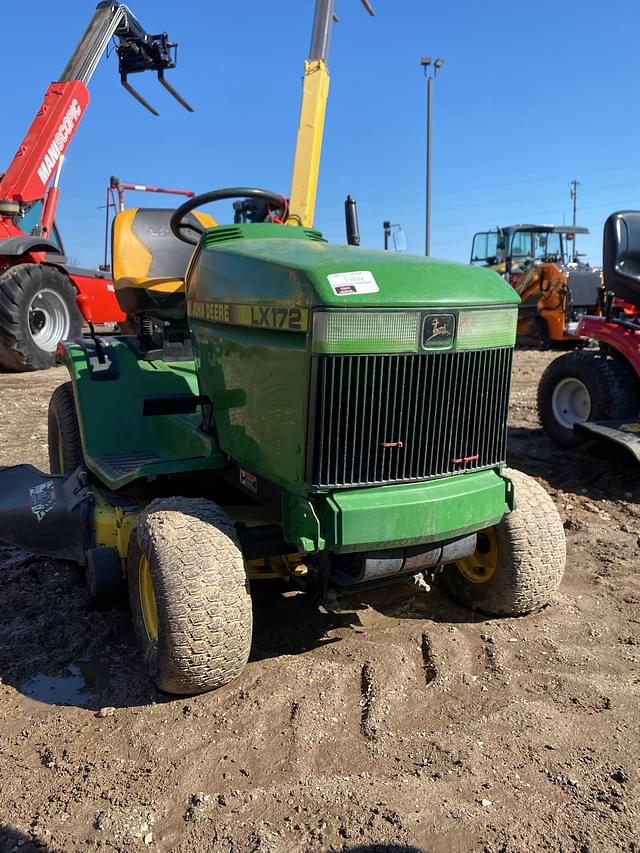 Image of John Deere LX172 equipment image 3