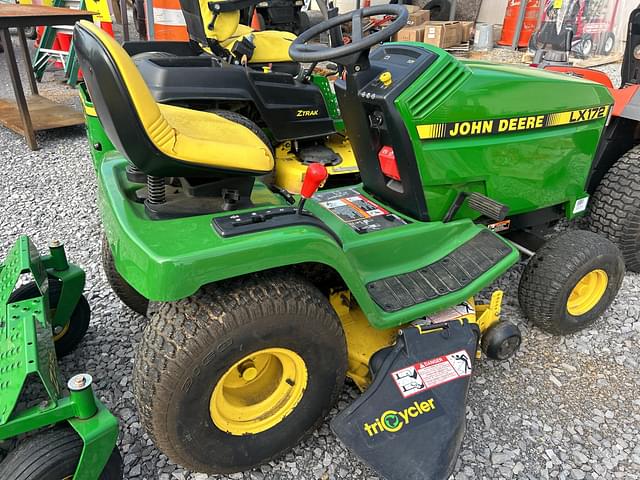 Image of John Deere LX172 equipment image 3