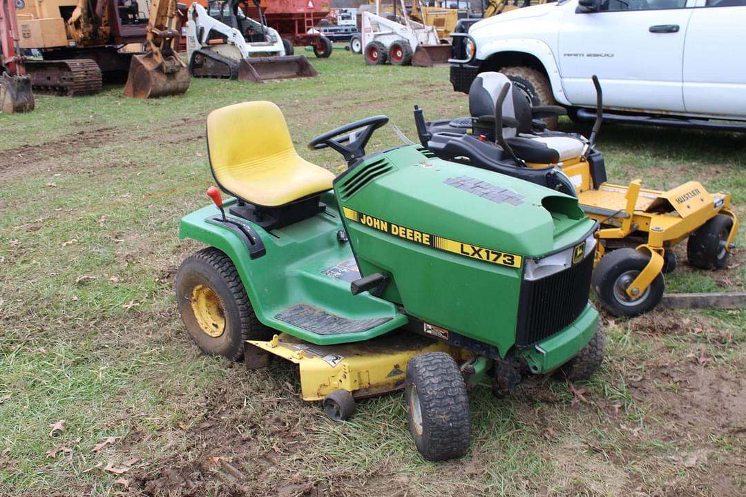 Image of John Deere LX173 Image 0