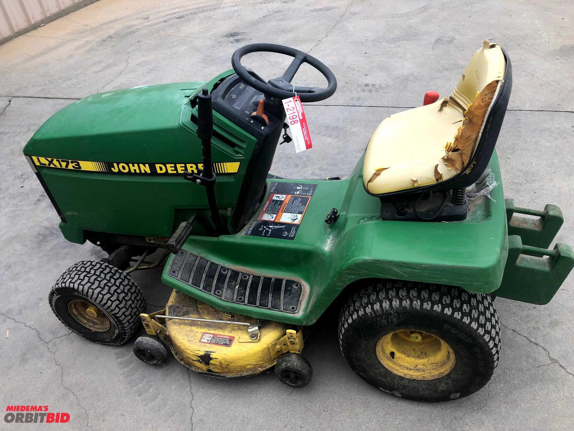 Main image John Deere LX173