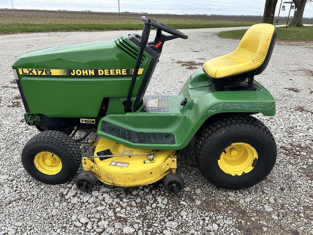 Image of John Deere LX176 Primary image