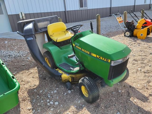 Image of John Deere LX176 equipment image 1
