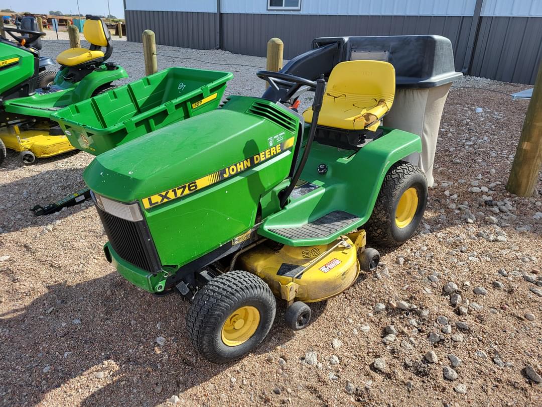 Image of John Deere LX176 Primary image