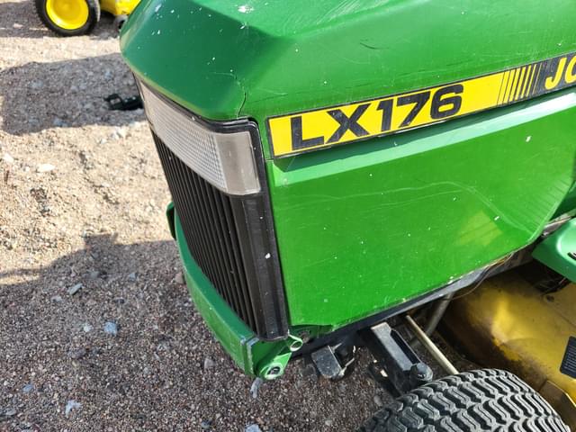 Image of John Deere LX176 equipment image 4