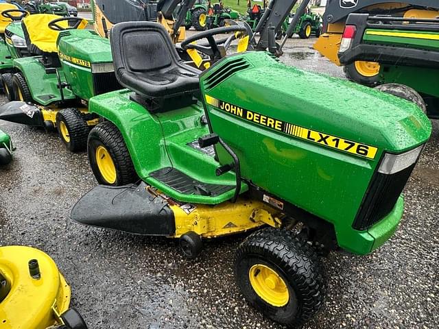 Image of John Deere LX176 equipment image 3