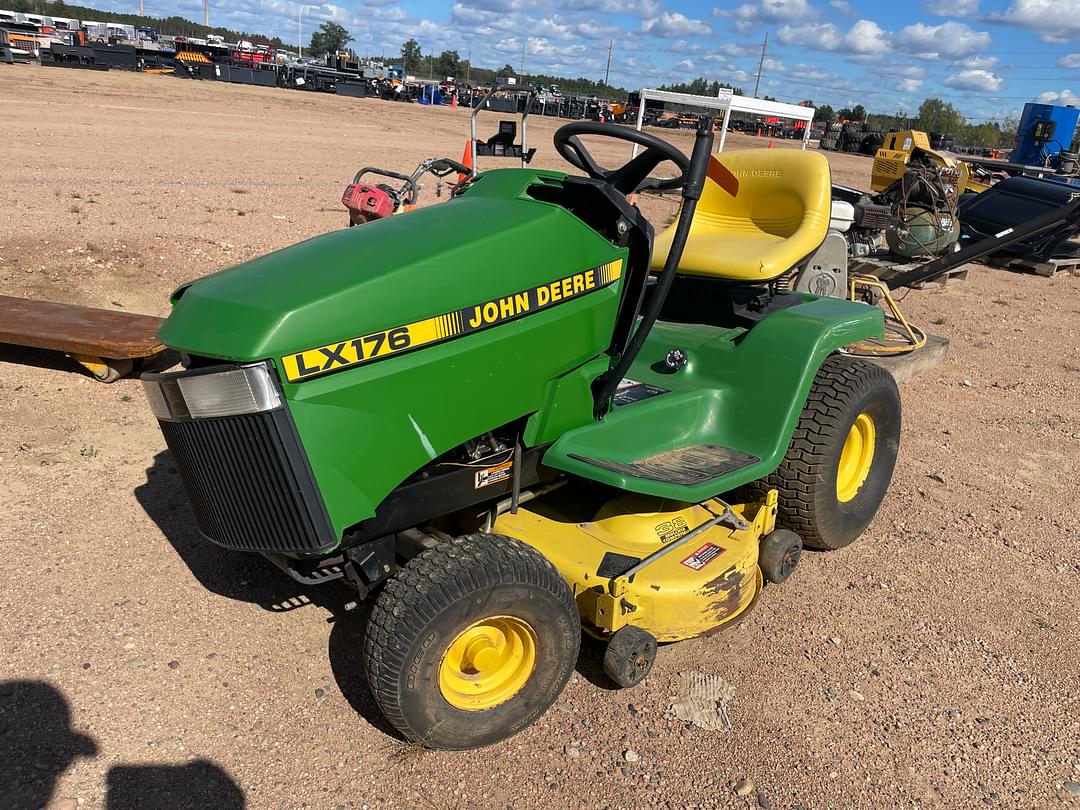 Image of John Deere LX176 Primary image