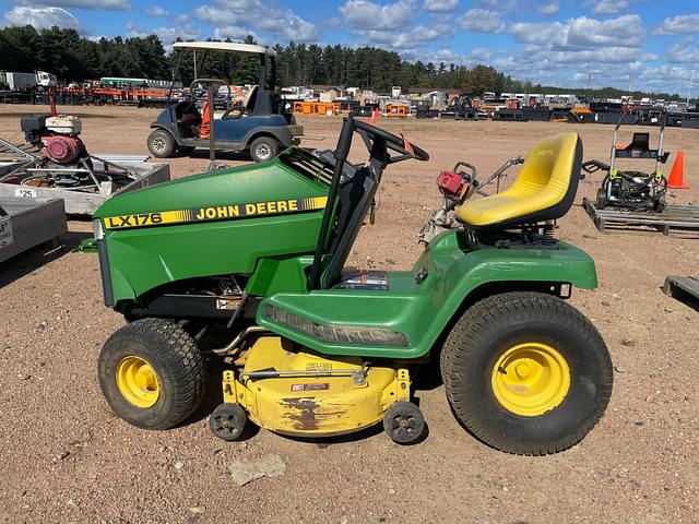 Image of John Deere LX176 equipment image 1