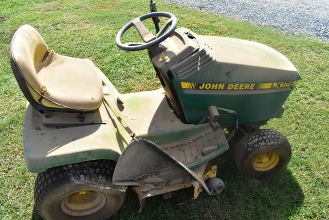 Image of John Deere LX176 equipment image 4