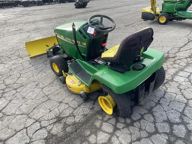 Image of John Deere LX178 equipment image 3