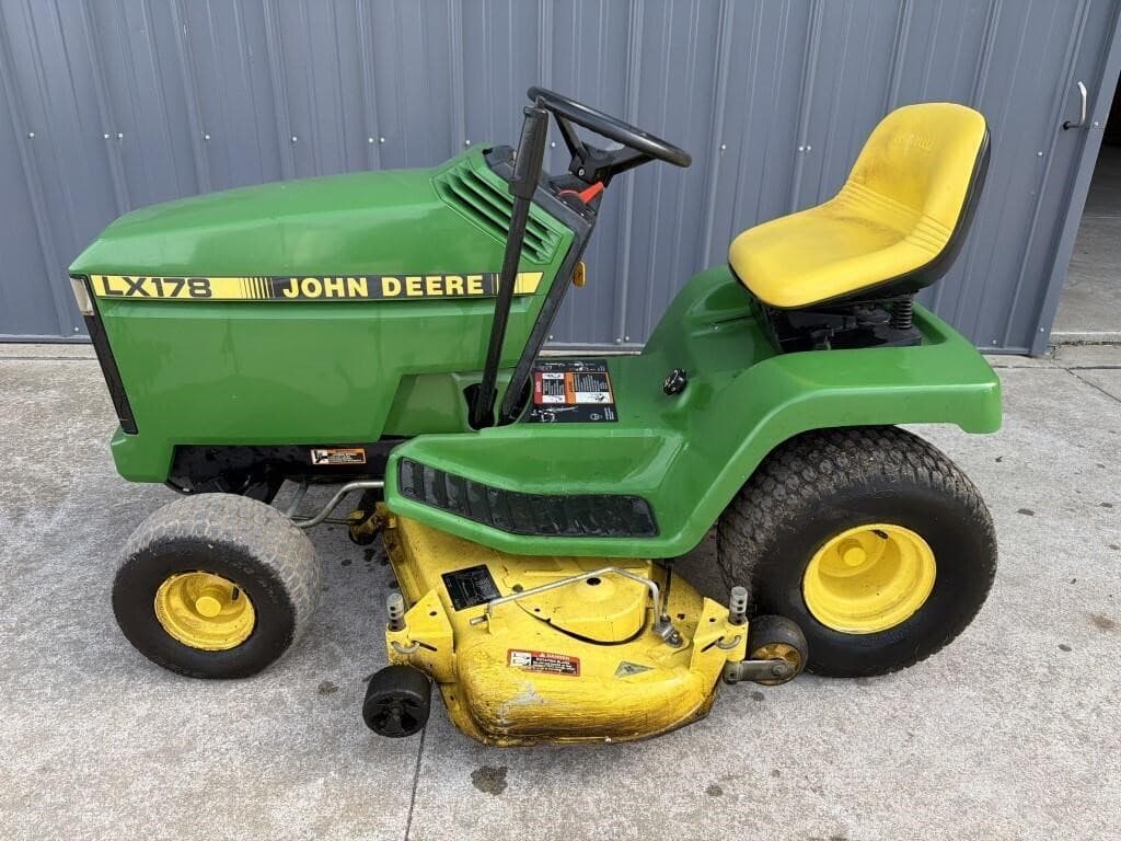 Image of John Deere LX178 Primary image