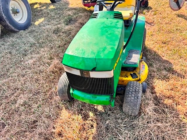 Image of John Deere LX178 equipment image 3