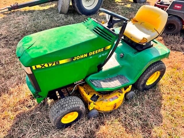 Image of John Deere LX178 equipment image 1