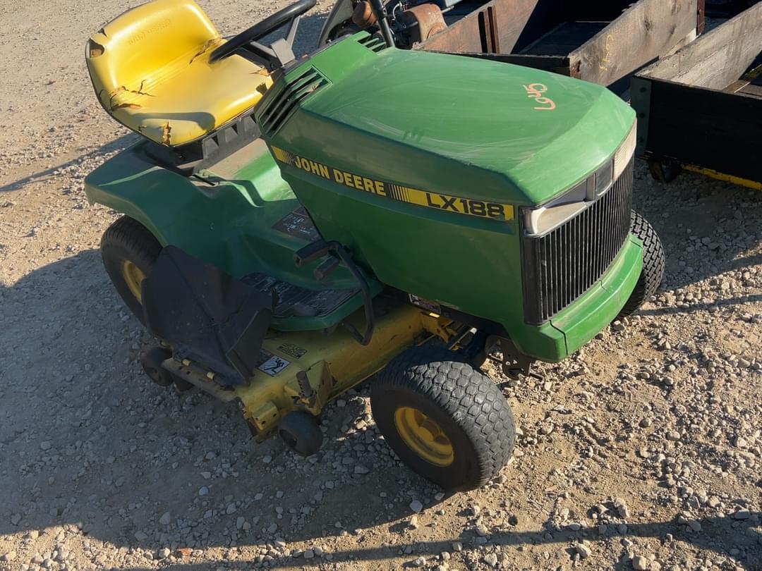 Image of John Deere LX188 Primary image