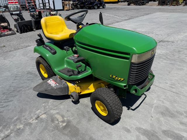 Image of John Deere LX277 equipment image 3