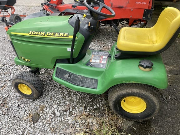 John Deere LX277 Equipment Image0