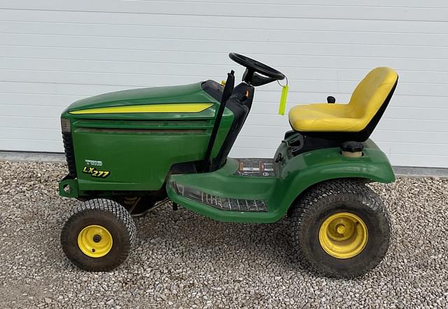 Image of John Deere LX277 equipment image 3