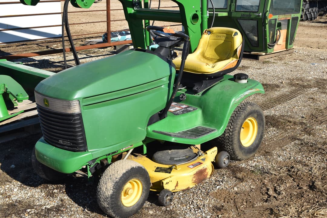 Image of John Deere LX279 Primary image