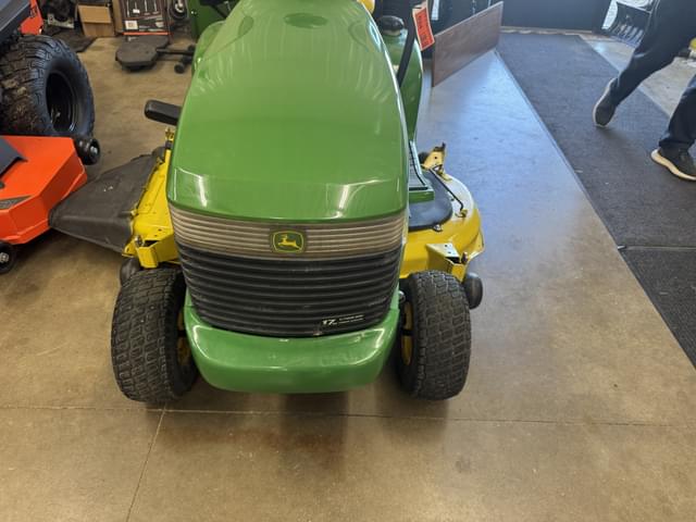 Image of John Deere LX279 equipment image 1