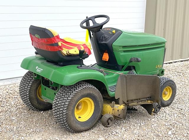 Image of John Deere LX279 equipment image 4