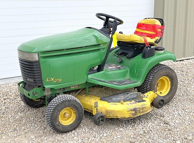 Image of John Deere LX279 equipment image 1