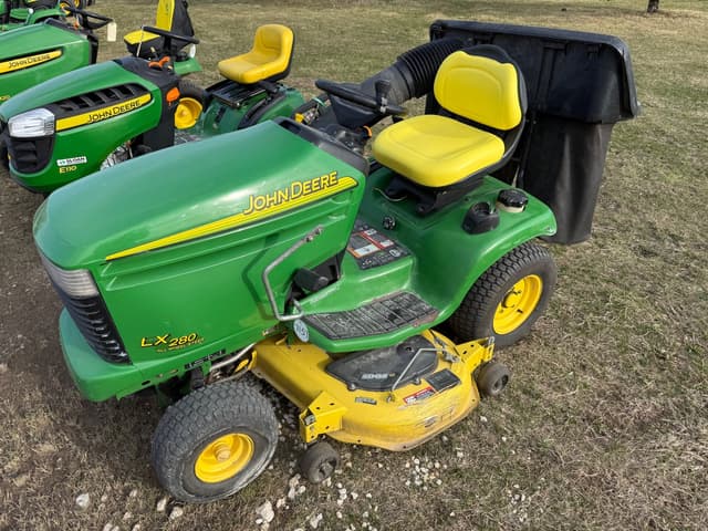 Image of John Deere LX280 equipment image 2