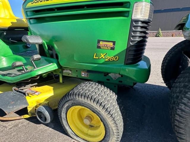 Image of John Deere LX280 equipment image 4