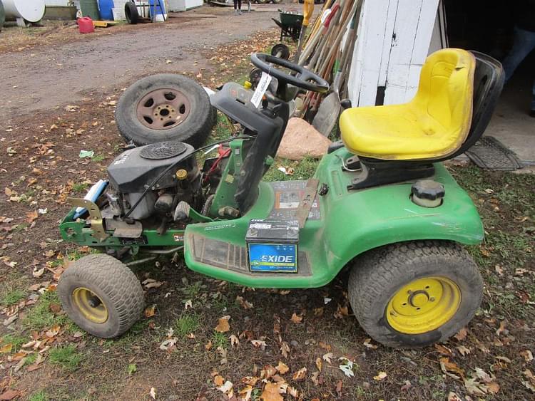 John Deere LX280 Equipment Image0