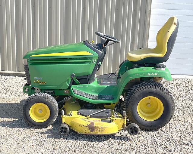 Image of John Deere LX280 equipment image 3