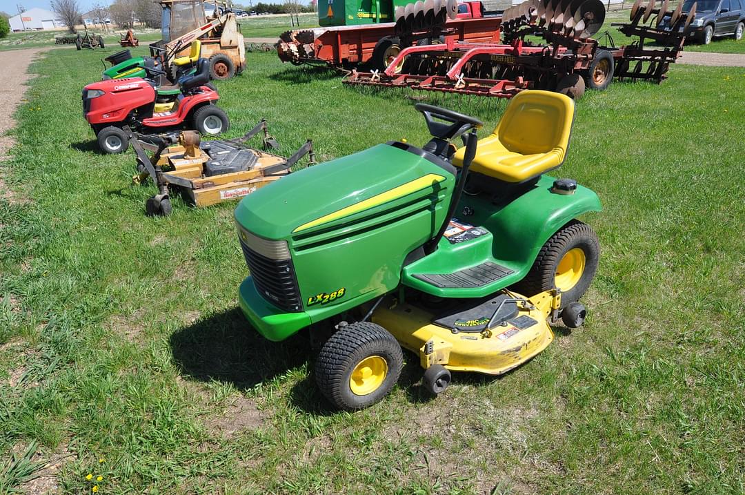 Image of John Deere LX288 Primary image