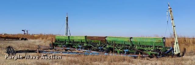 Image of John Deere LZ812 equipment image 1