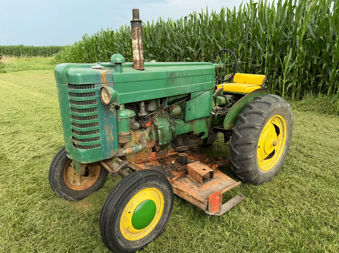 Image of John Deere M Primary image