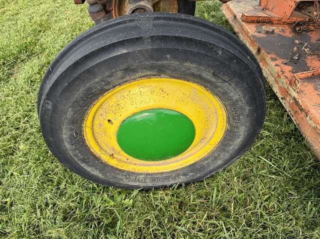 Image of John Deere M equipment image 2