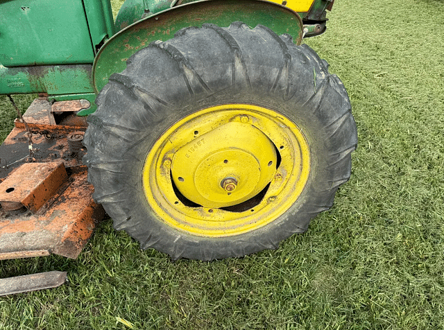 Image of John Deere M equipment image 3