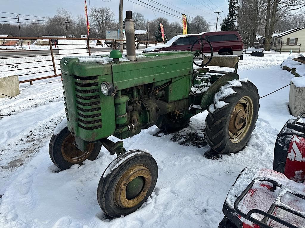 Image of John Deere M Primary image