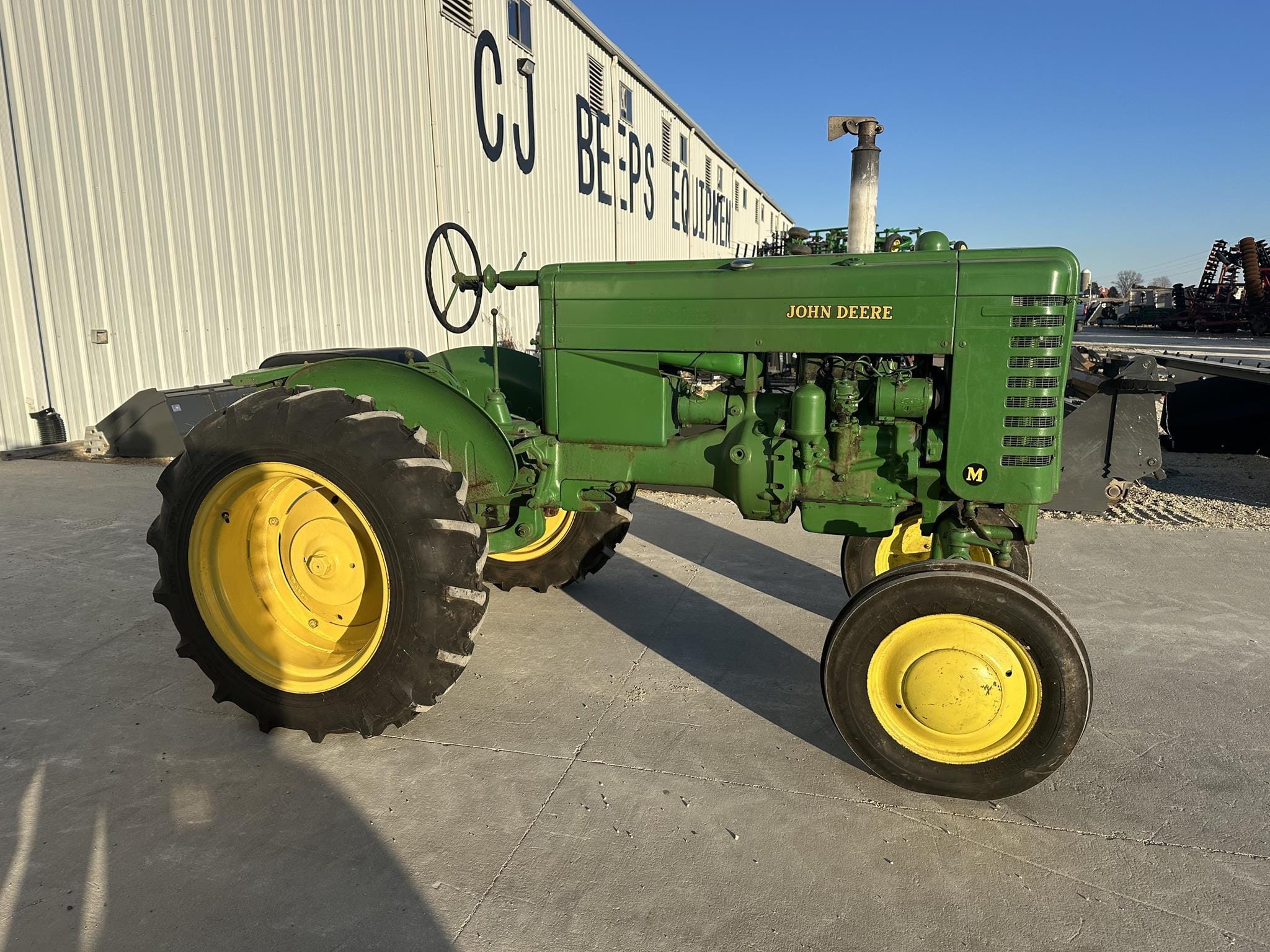 John Deere M Equipment Image0