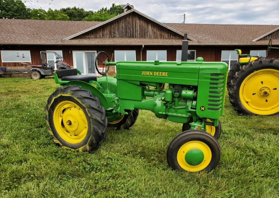 Image of John Deere M Image 0