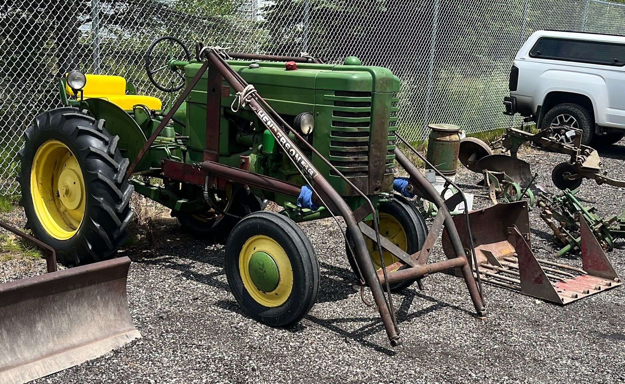 John Deere M Equipment Image0